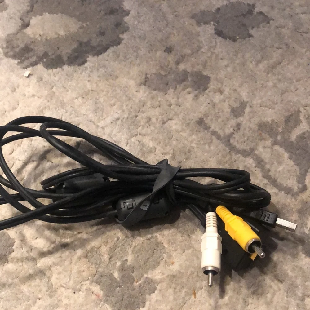 Genuine Nikon USB RCA AV Audio Cable ZCAT2035-0930 White and Yellow RCA